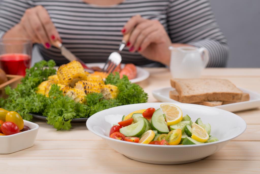 Minder calorieën, minder ontsteking: dieet met pauzes bij MS 