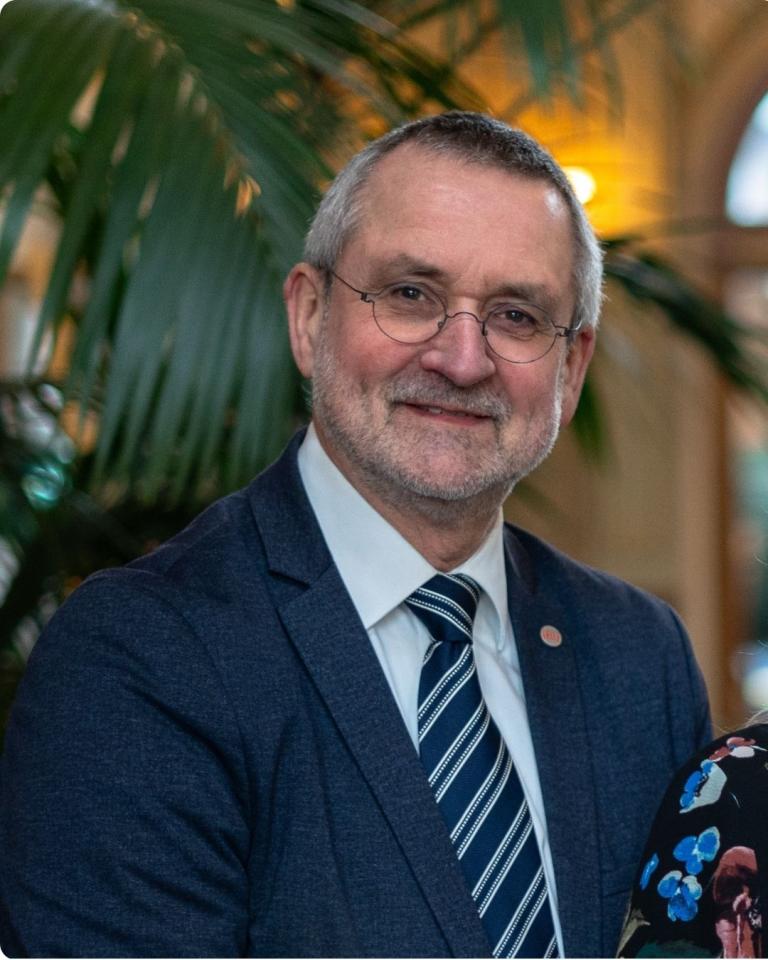 Directeur van MS Vereniging Nederland Chris Schouten met pensioen